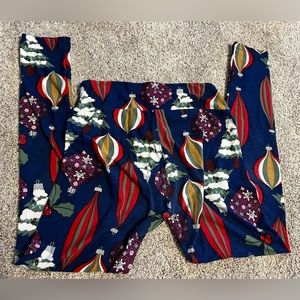 Lularoe Christmas print leggings